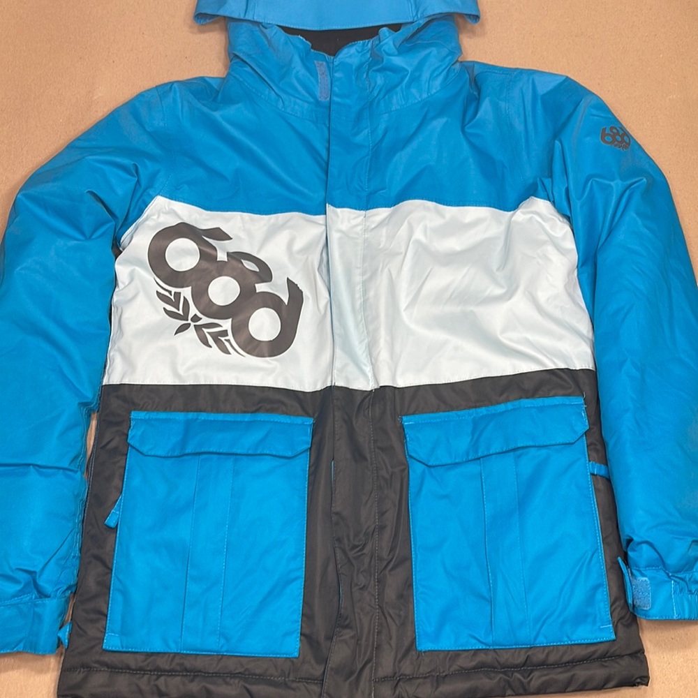 Winter Jacket Like New. 686 youth boys elevated insulated jacket size L